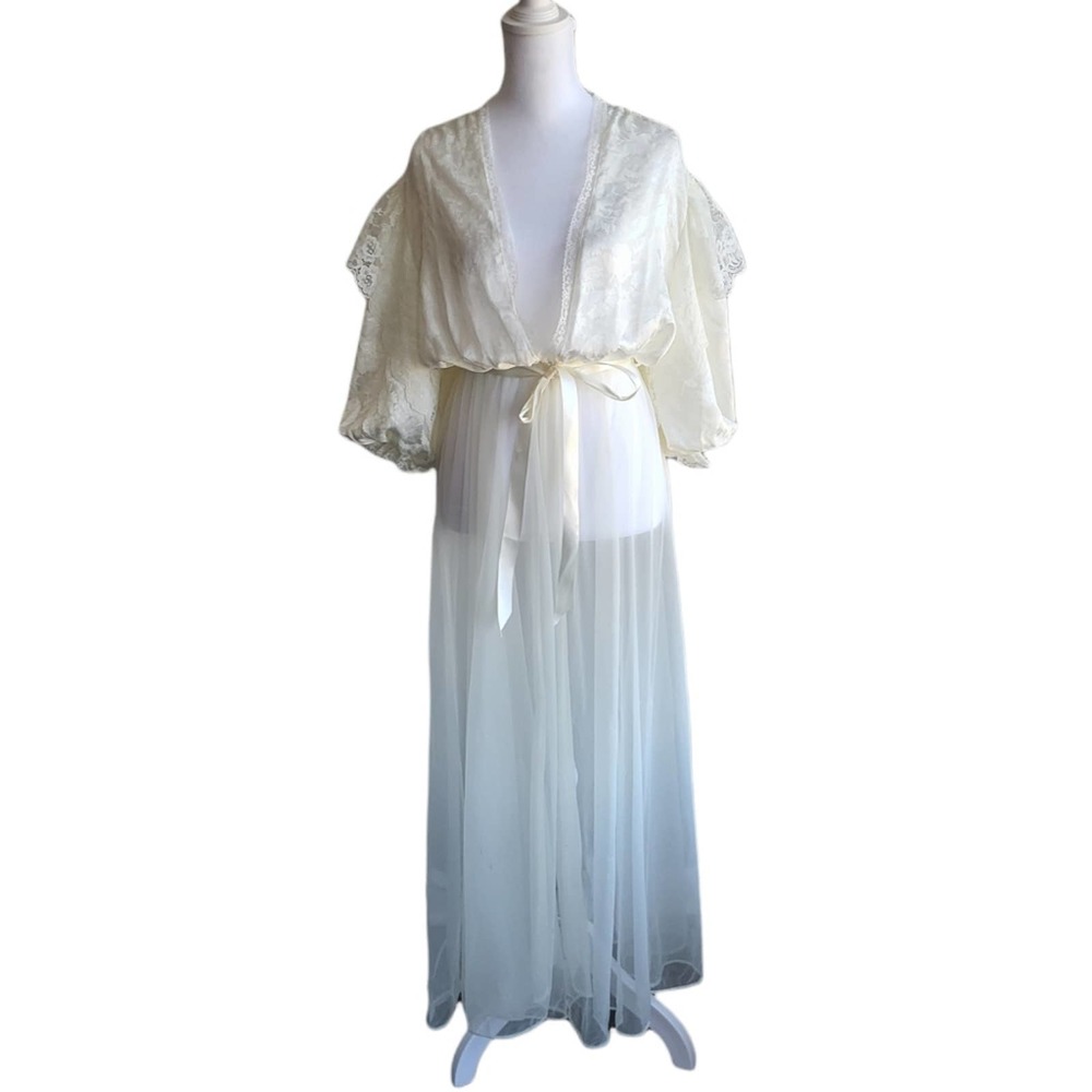 Vintage Val Mode Made in the USA Bridal Robe Satin and Lace Sleeves with Bow